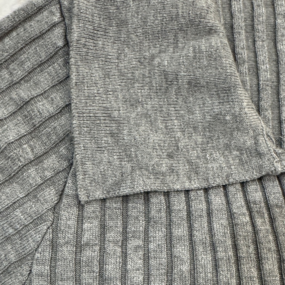 Gray Ribbed Knit Zipper Crop Top - Picture 5 of 7